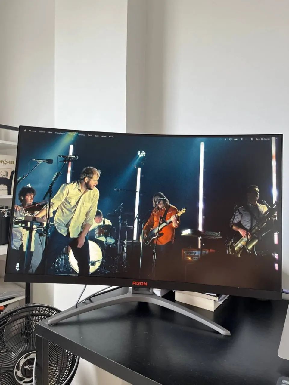 Monitor Gamer Curvo AOC Agon 31.5 - Foto 2