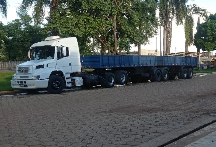 Caminhão Cavalo mecânico Mercedes bens 1938 ano 2005.