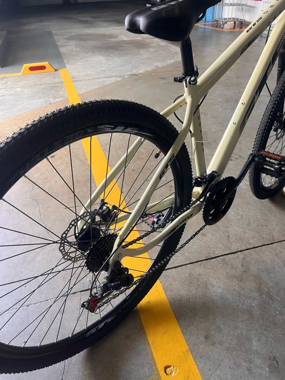 Bicicleta nova (nunca usada)