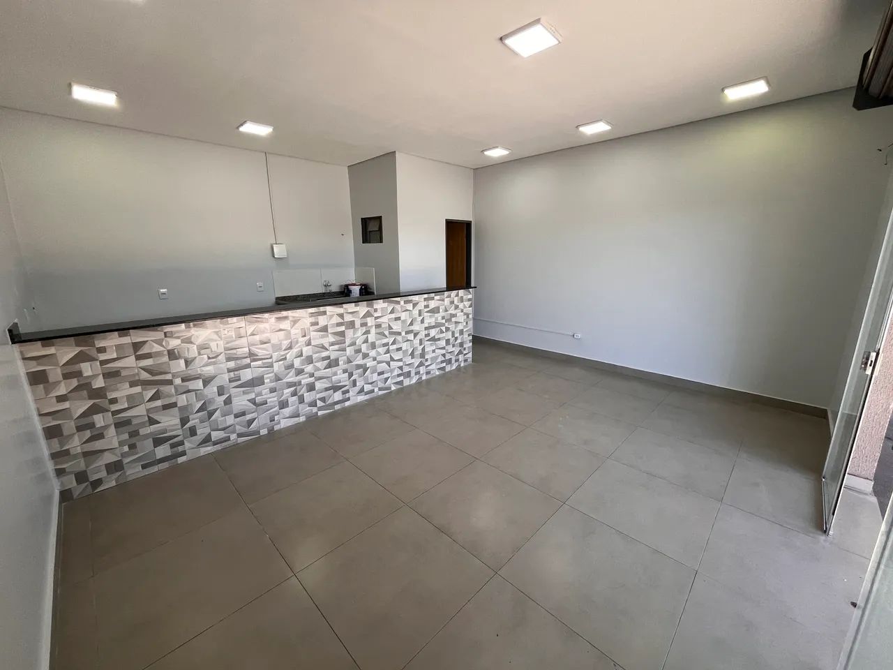 SALA COMERCIAL PARA LOCAÇÃO (REFORMADA) - Foto 2