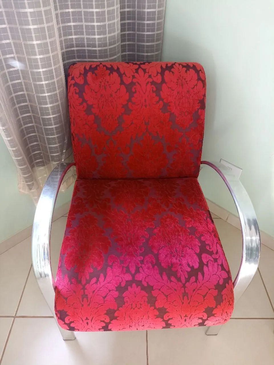 Poltrona impecável jacquard vermelho
