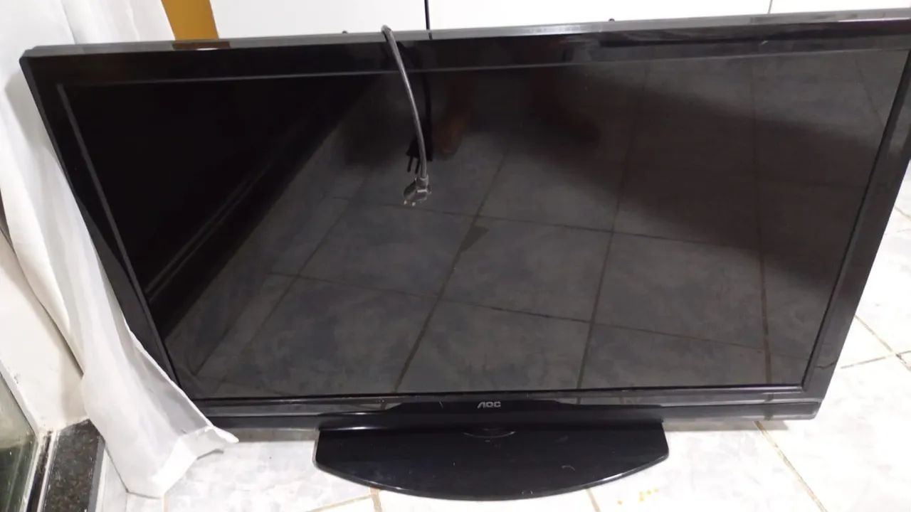 Vendo tv com defeito