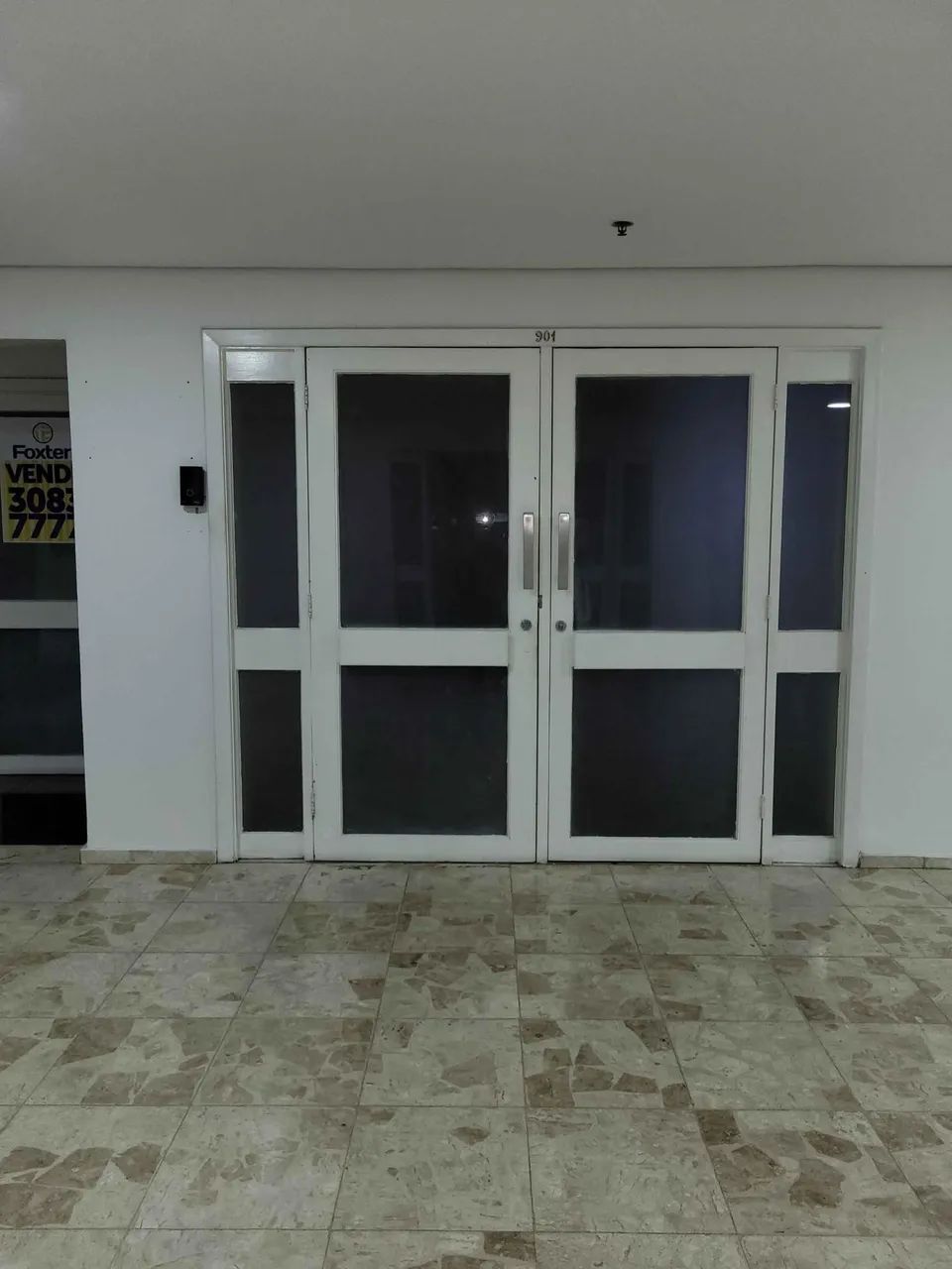 Conjunto de Salas Comerciai