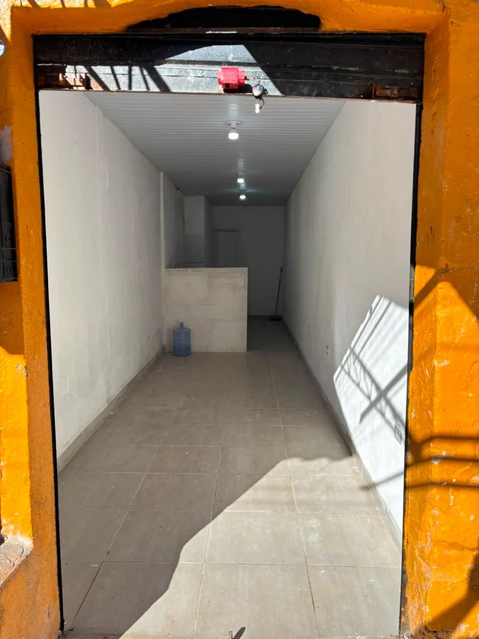 Aluga-se Loja Comercial na Avenida Vasco da Gama