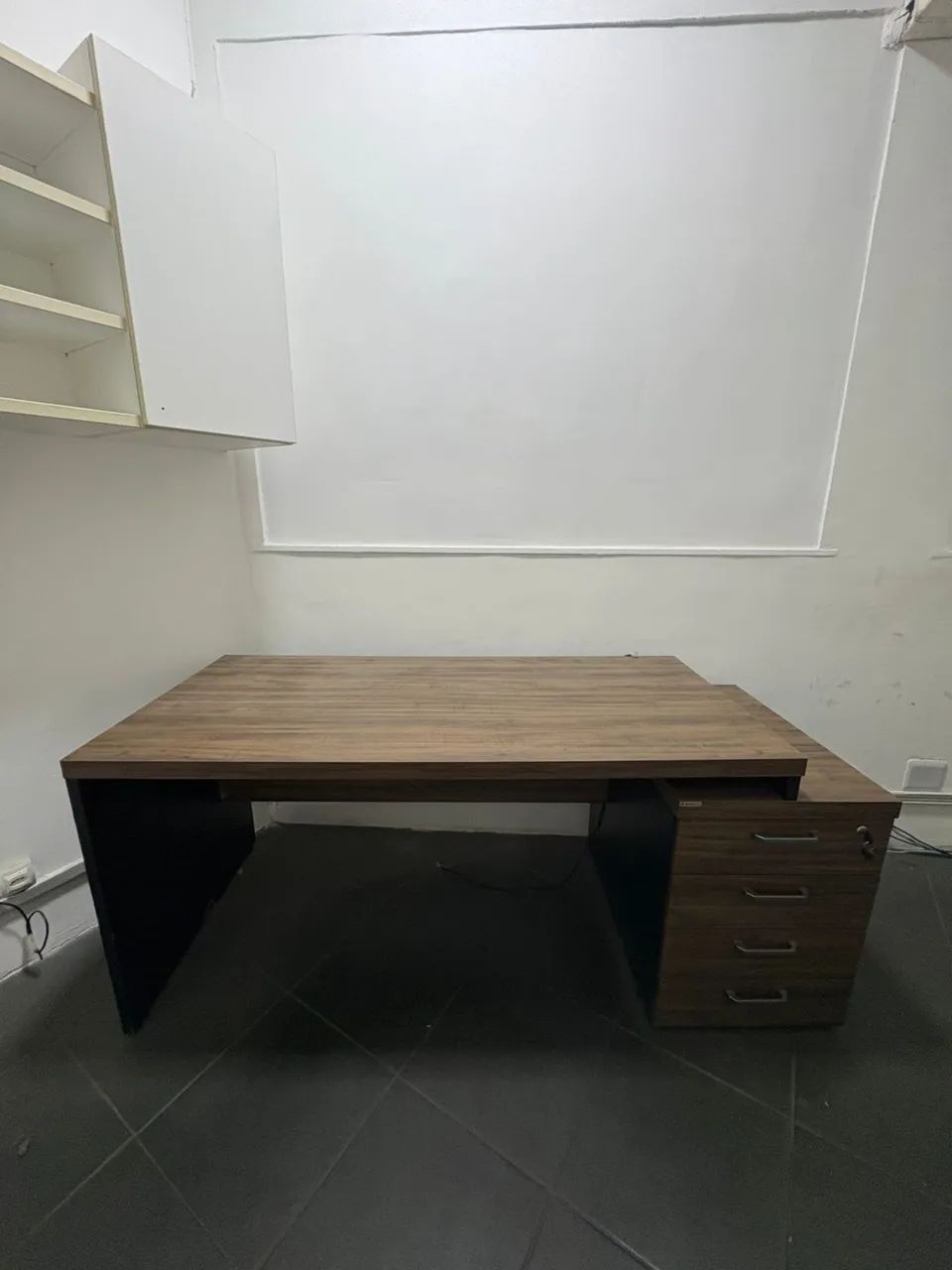 Mesa de escritório com gavetas  - Foto 5