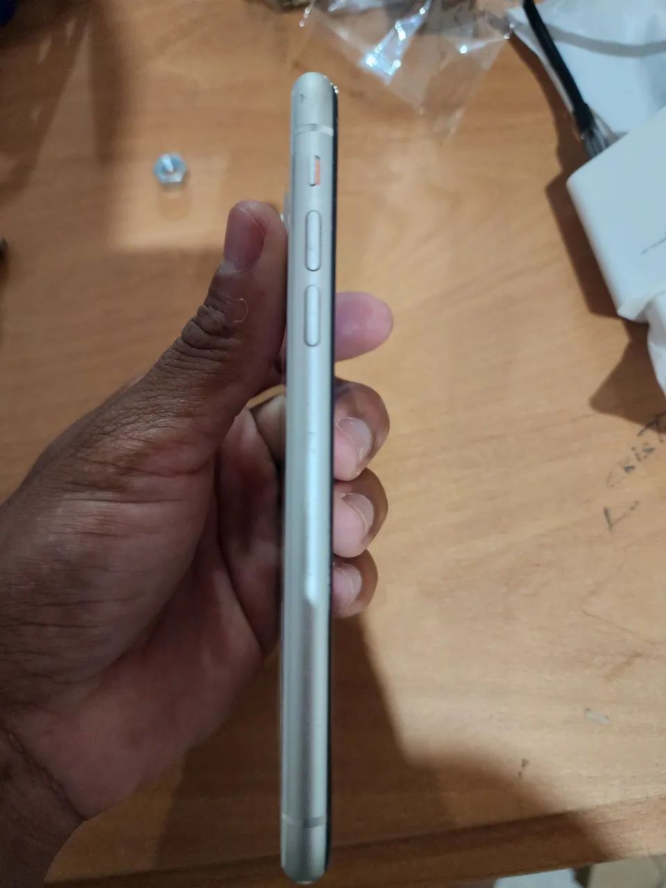 Iphone 11 (com defeito no auto falante) - Foto 3