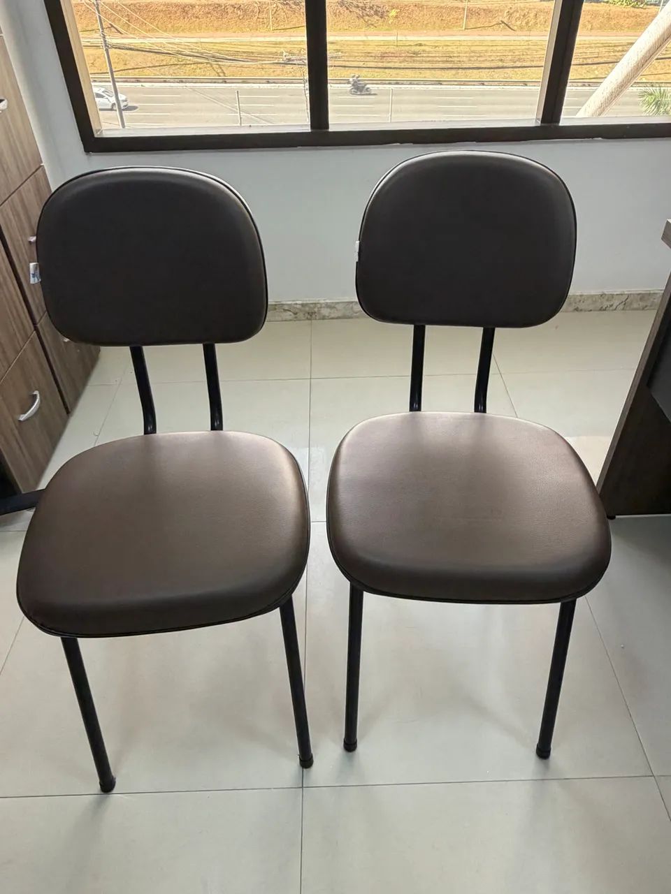 Cadeira escritório (secretária)  - Foto 3