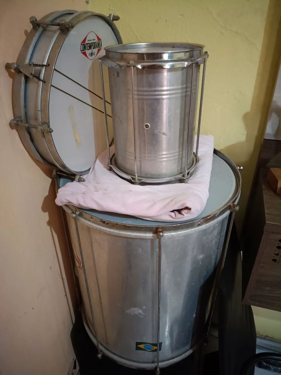 Vendo , repenique, caixa e surdo