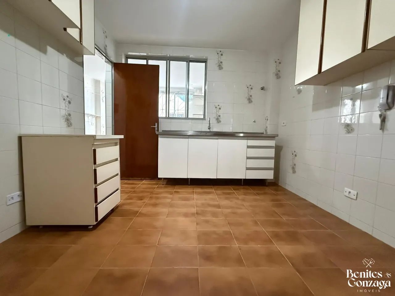 Locação - Apartamento com 2 suítes mais 1 quarto no Edifício Caraíbas, Zona 07, Maringá, P - Foto 5