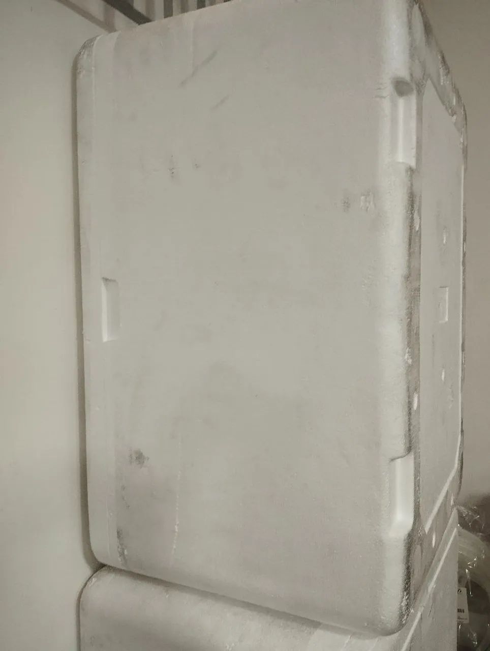 Caixa de isopor 170L nova 