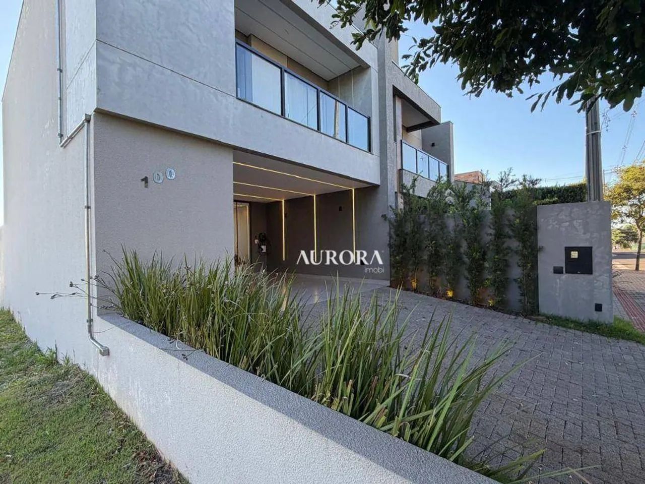 Morada das Flores - Rosas - Sobrado com 3 suites e ofuro.