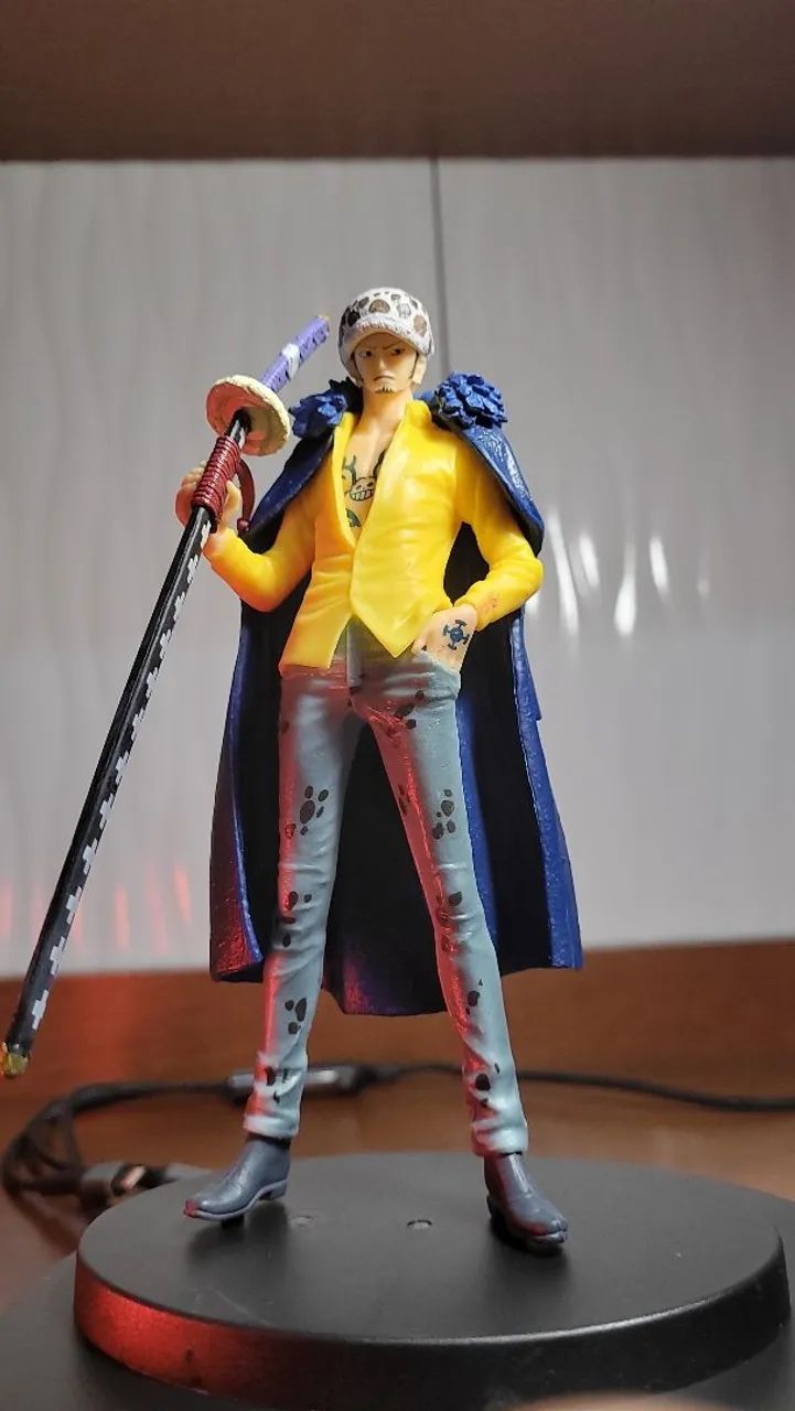 Figure Trafalgar Law One Piece com Espada e Base - Foto 4