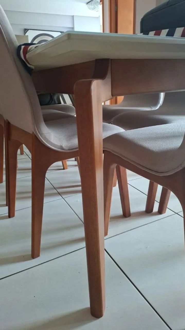 Conjunto de Sala de Jantar Mesa e 6 Cadeiras - Foto 3