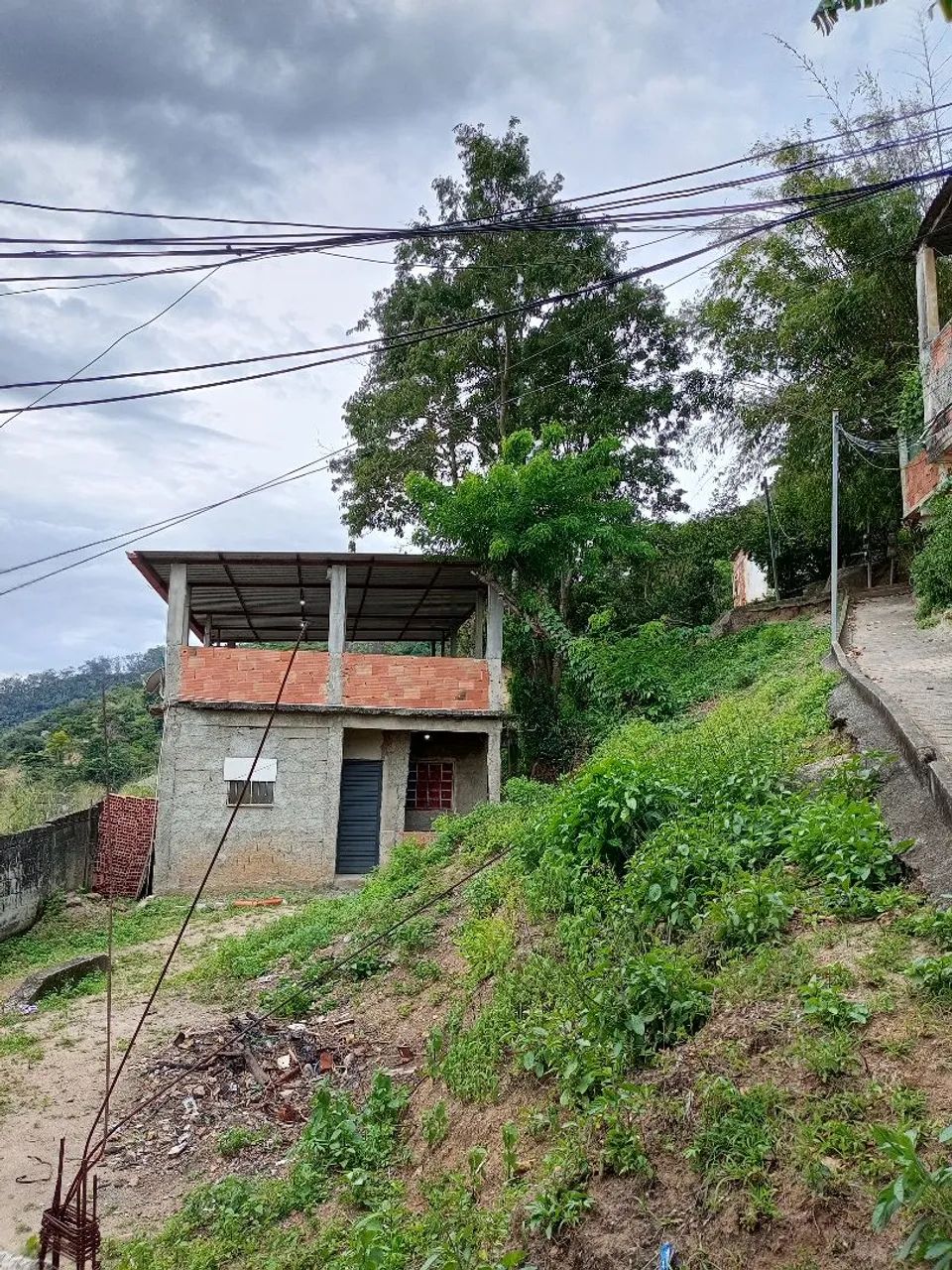 Troco casa no morro do Preventório 