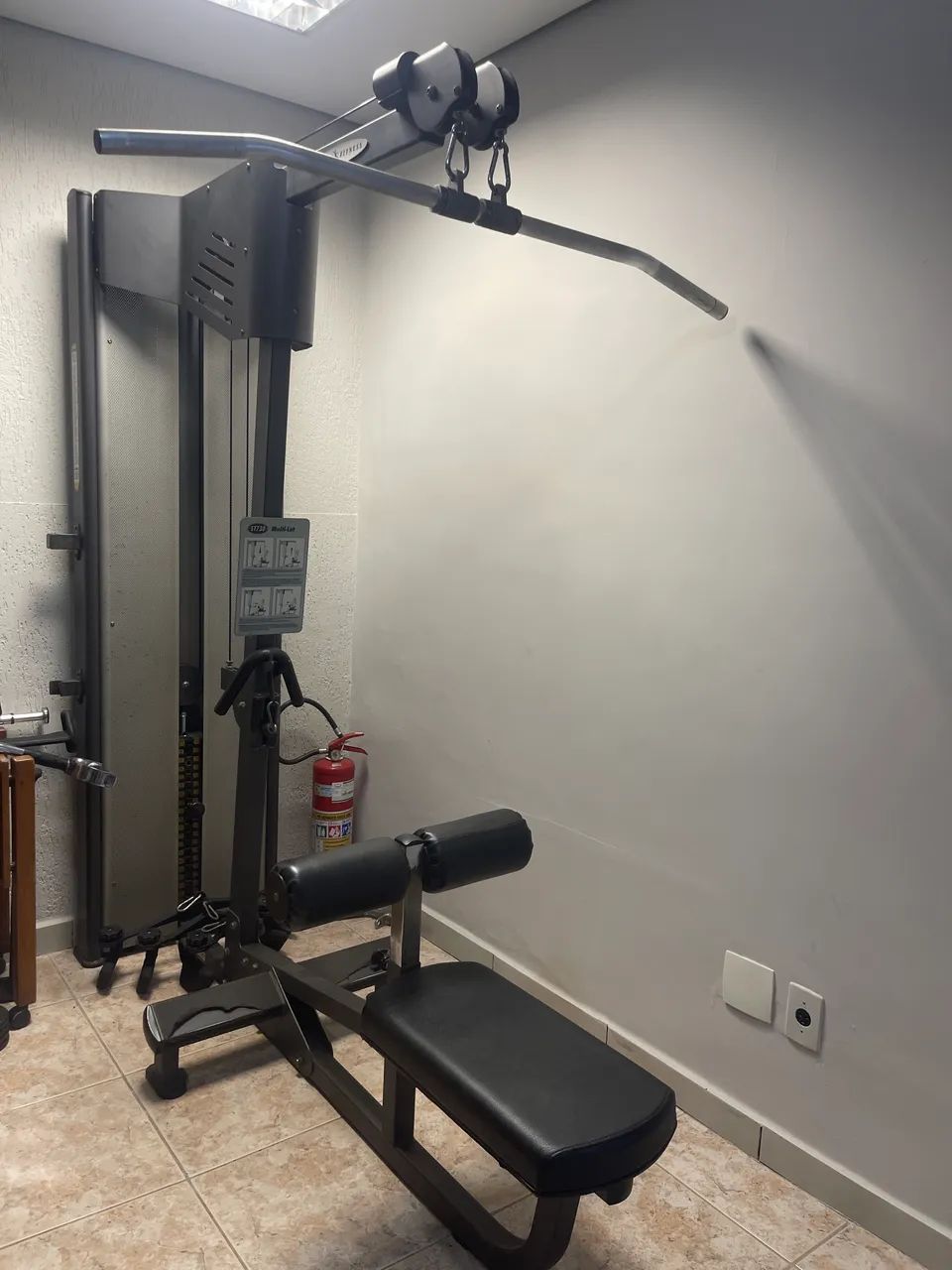 Puxada alta/baixa ou Pulley com remada 