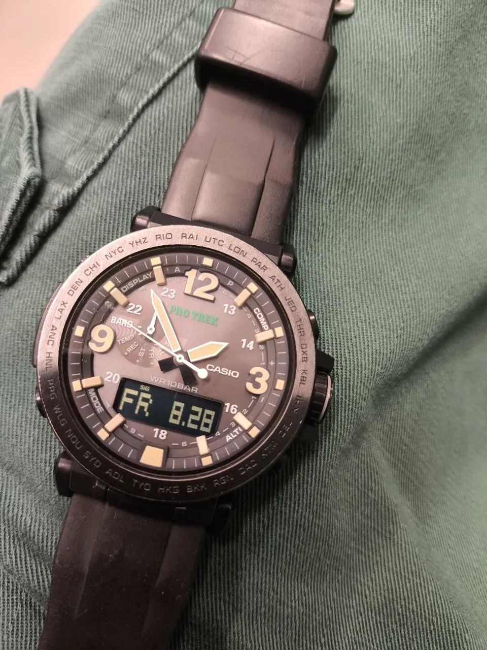 Vendo ou troco Casio Proteck por Garmin 165!