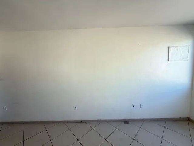 Alugo sala comercial no segundo andar Ilmenita Marataízes  - Foto 2