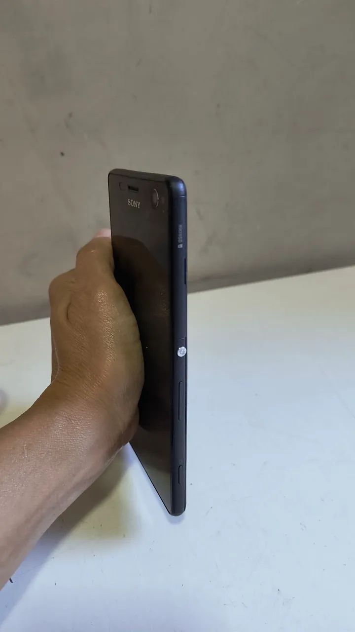 Antigo Celular Sony Xperia não funciona, para colecionador  - Foto 3