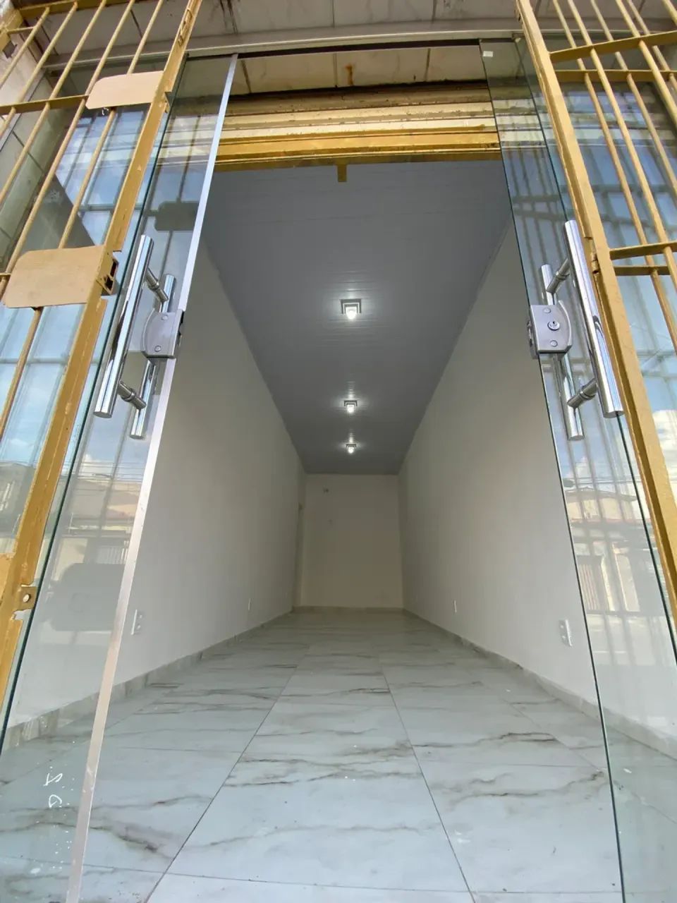 Alugo 2 pontos comercial, no bairro da Ponta Grossa na principal da Rua formosa - Foto 4
