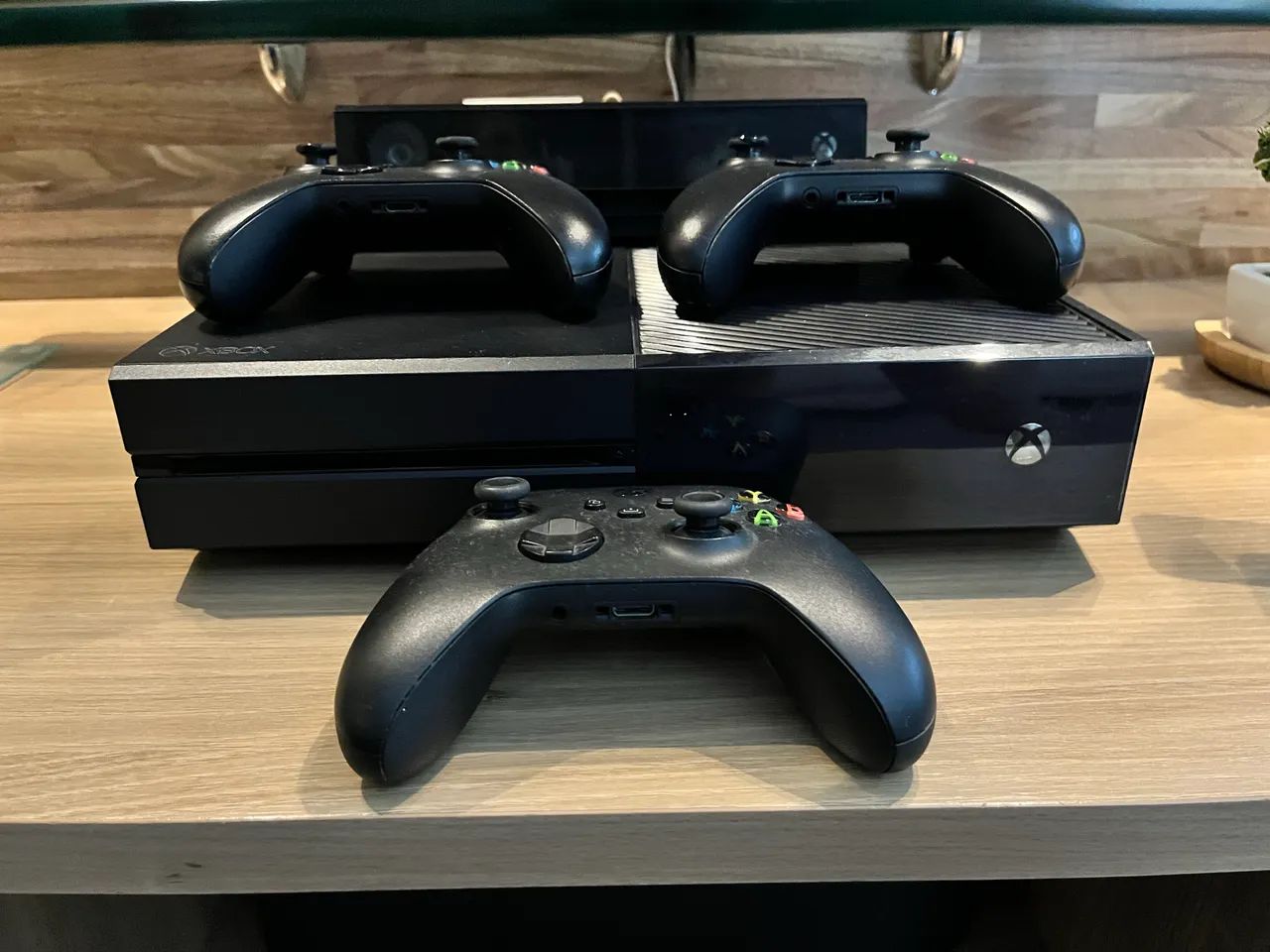 X-Box One com Kinect, 3 Controles e 6 Jogos - Foto 3