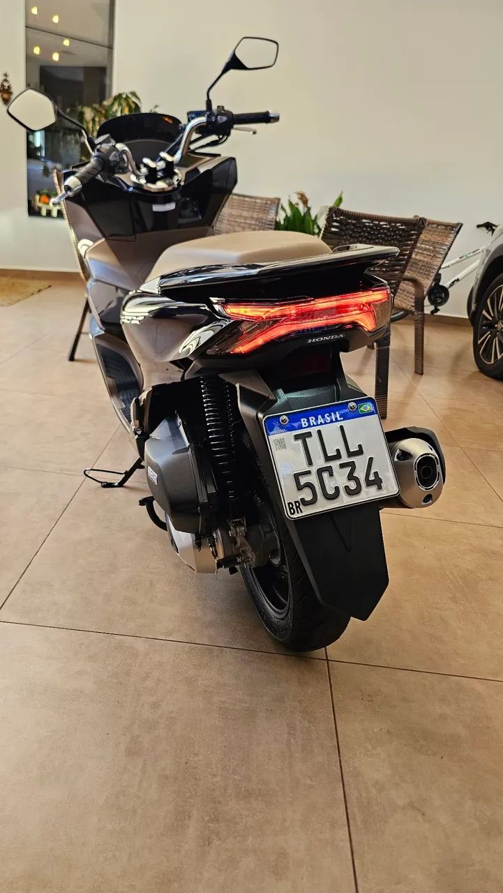 PCX DLX 2025 - Foto 3