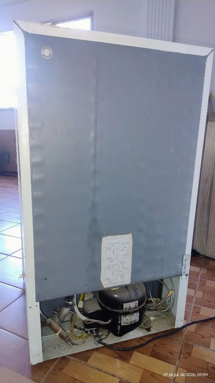 FRIGOBAR ELETROLUX 122L POUCO USADO - Foto 5