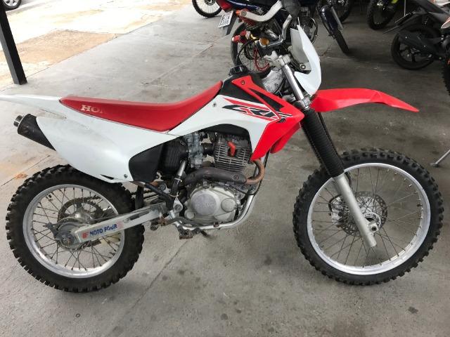  Honda  Crf  230  anos 2013 e 2019 poucas trilhas Veja os 