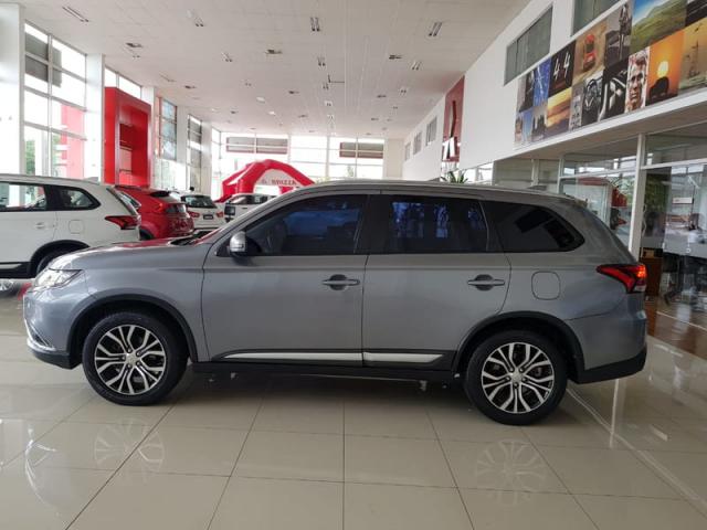 MITSUBISHI OUTLANDER 2.0 COMFORT 7 LUGARES AUT - Foto 5