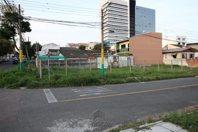 Excelente terreno de esquina Capão Raso.