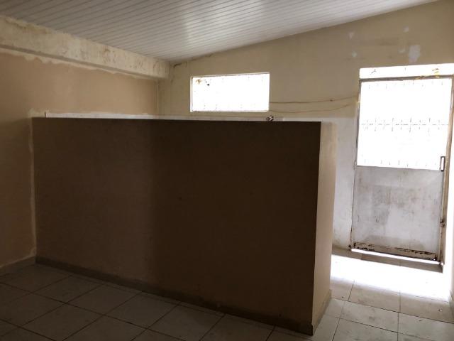 Aluga-se apartamento térreo no Centro - Foto 2
