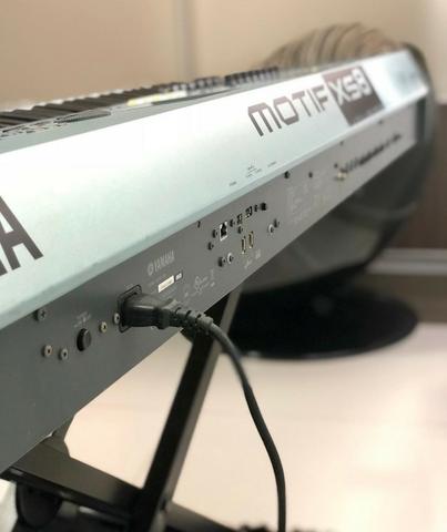 Yamaha Motif XS8 com case ótimo estado - Foto 2