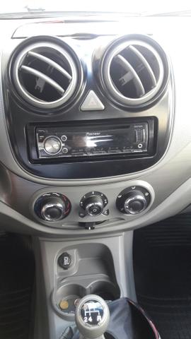 Vendo veículo Pálio 1.4 completo com placa Mercosul - Foto 5