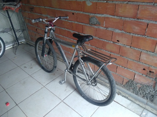 Bicicleta aro 26 quadro aluminio - Foto 3