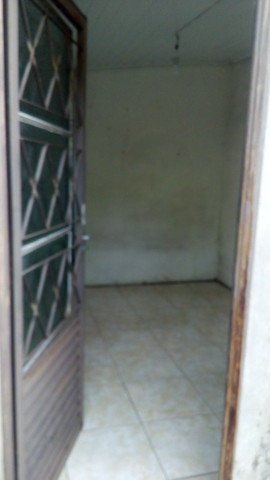 Alugo pequena casa - Ideal para uma pessoa - Foto 11