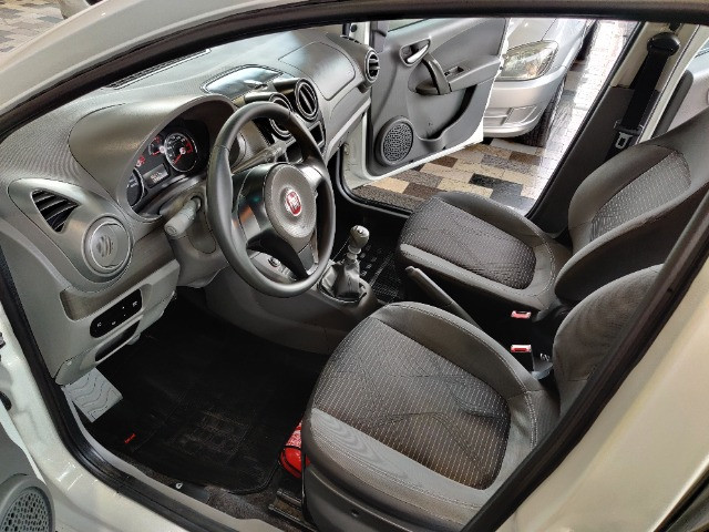 Fiat Palio atractive 1.4 Completo Ano 2014 com gnv ! - Foto 12