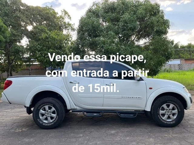 Vendo essa Hi-lux, com entrada a partir de 15mil reais. 