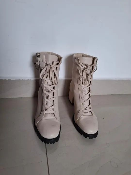 bota couro schutz salto médio  - Foto 2