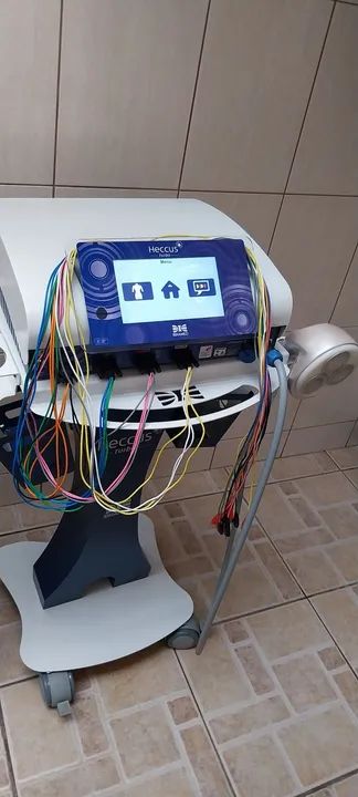 Aparelho de Eletroestimulação Muscular Heccus