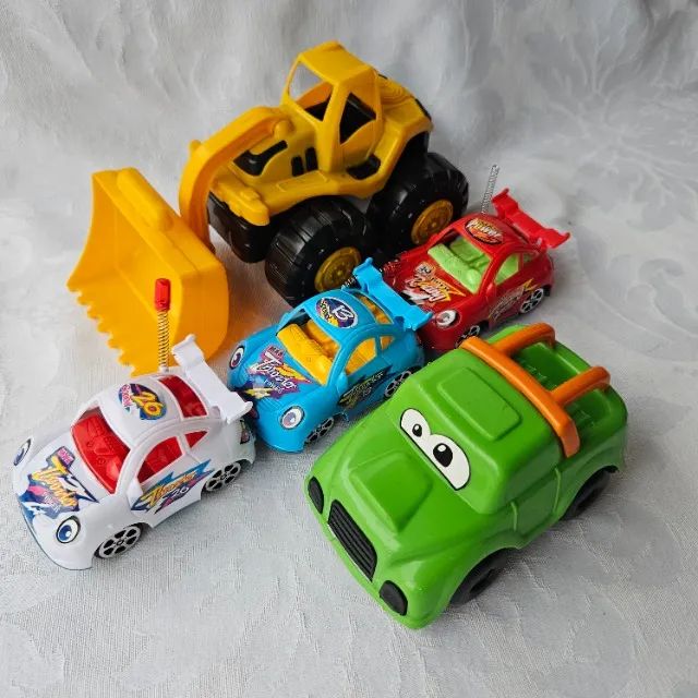 coleção de brinquedos 13 carrinhos + 1 avião - Foto 3