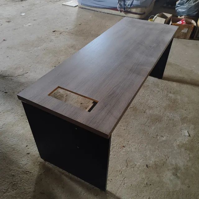 Mesa de Escritório Amadeirada - Estado de Nova - Foto 2