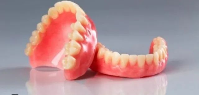 Protetico dentario faço Dentadura roach ponte móvel e flexor - Foto 2