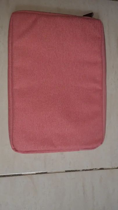Vendo Capa para Tablet / I Pad ou Notebook (mini)