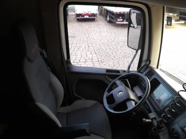 Caminhão Volkswagen - Constellation 25.420 6X2 - 2022 - Foto 8