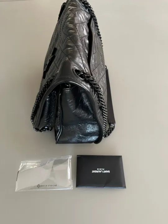 Bolsa Yves Saint Laurent Envelope em Couro Preta semi nova - Foto 3