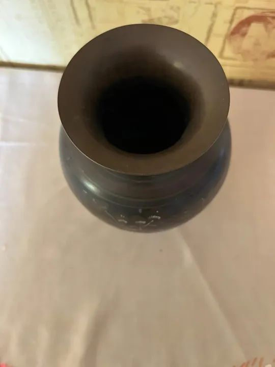 Vaso indiano de metal, com gravuras de flores e passaros. - Foto 3