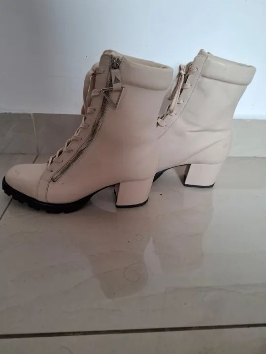 bota couro schutz salto médio  - Foto 3