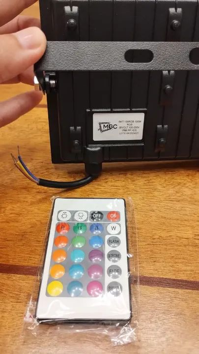 Refletor RGB 100w  - Foto 2