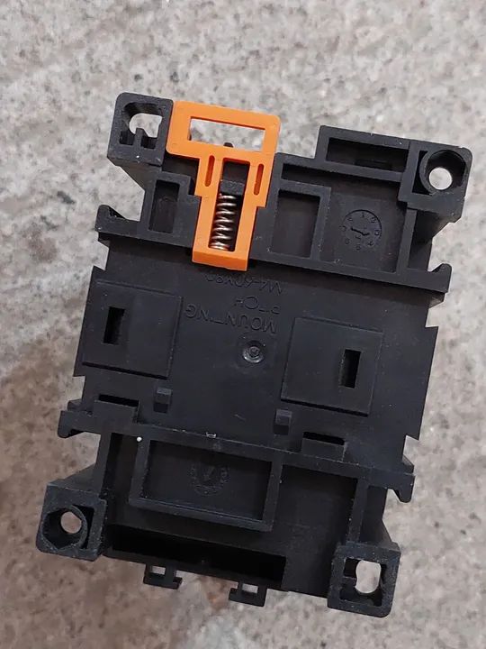 Contactor 40A Hager Ew040C 220v 3P - AC3 - Foto 4