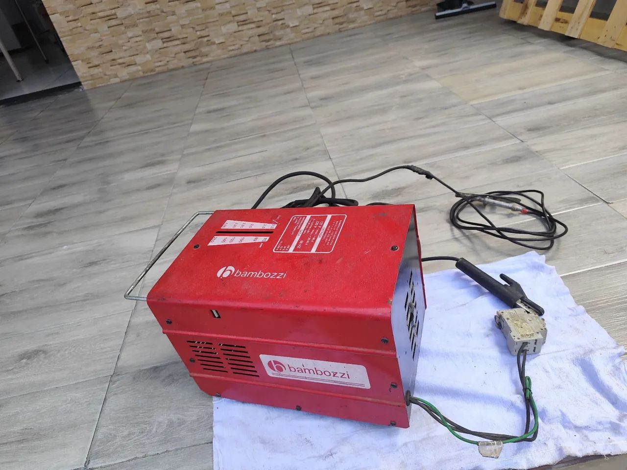 Maquina de Solda Transformadora Bambozzi 250A 110V/220V - Foto 5
