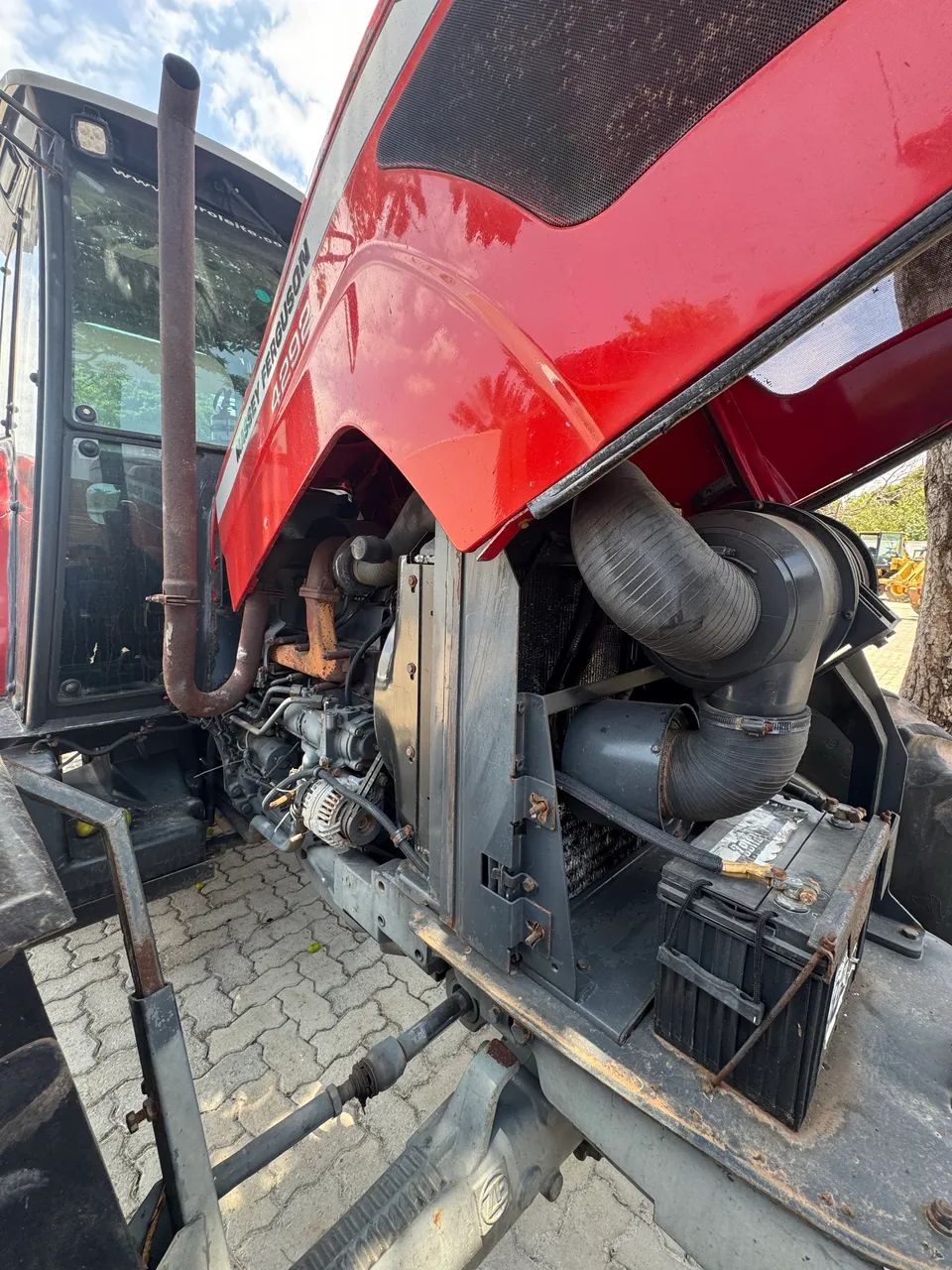 Trator de pneus MF 4292  - Foto 4